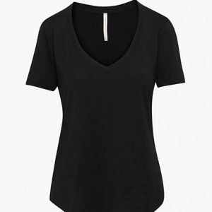 Aritzia Foundation V-Neck Tshirt